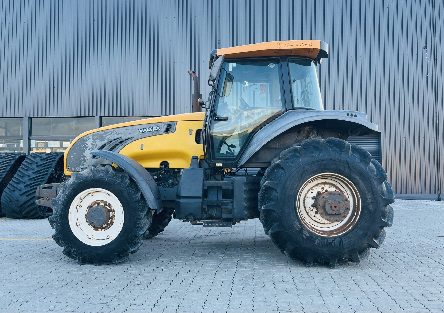 Trator Valtra BT 170 ano 2011