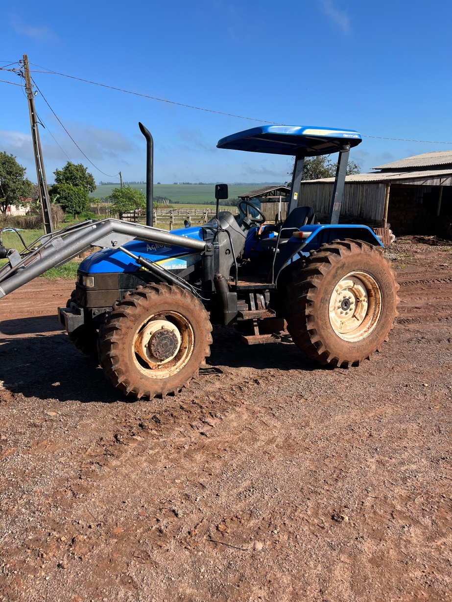 Trator New Holland TL 75E ano 2011