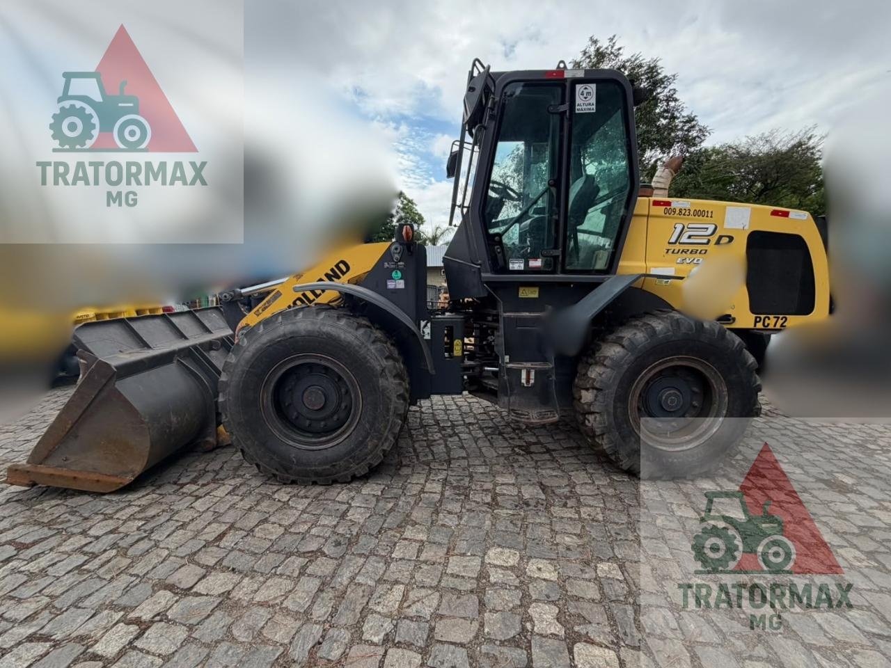 Pá Carregadeira New Holland 12D ano 2018
