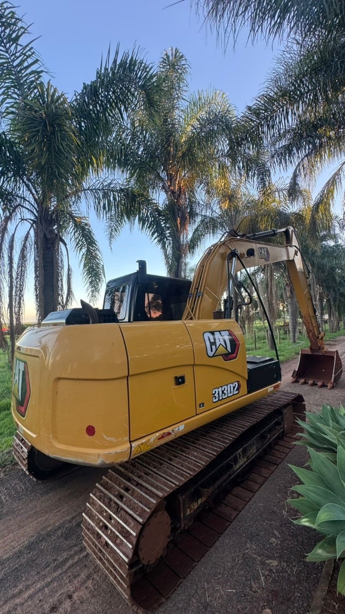 Escavadeira Caterpillar 313D2L ano 2022