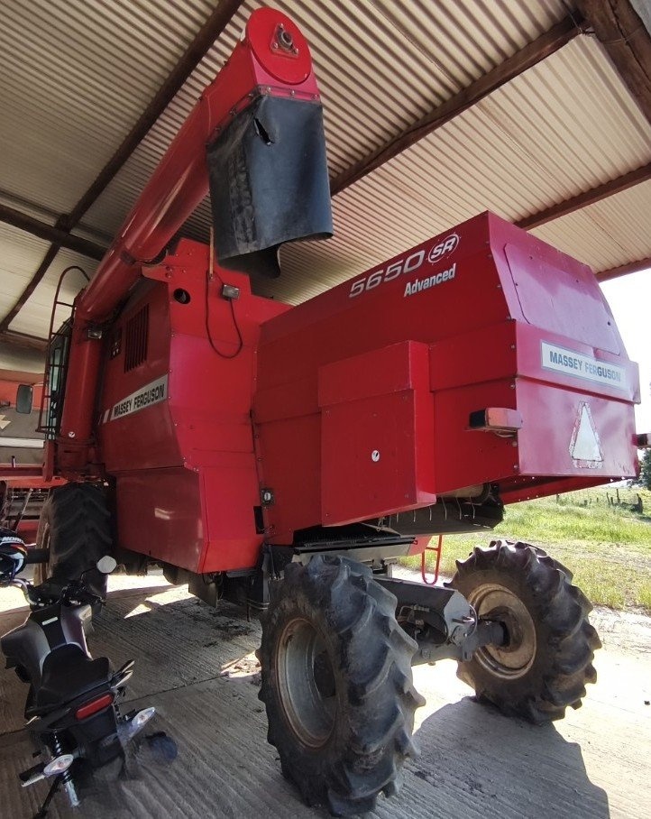 Colheitadeira Massey Ferguson MF 5650 ano 2010
