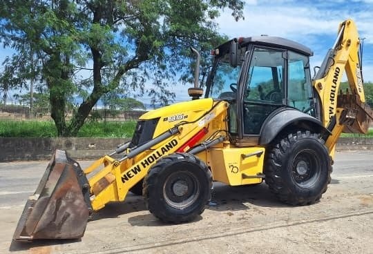 Retroescavadeira New Holland B95B ano 2020