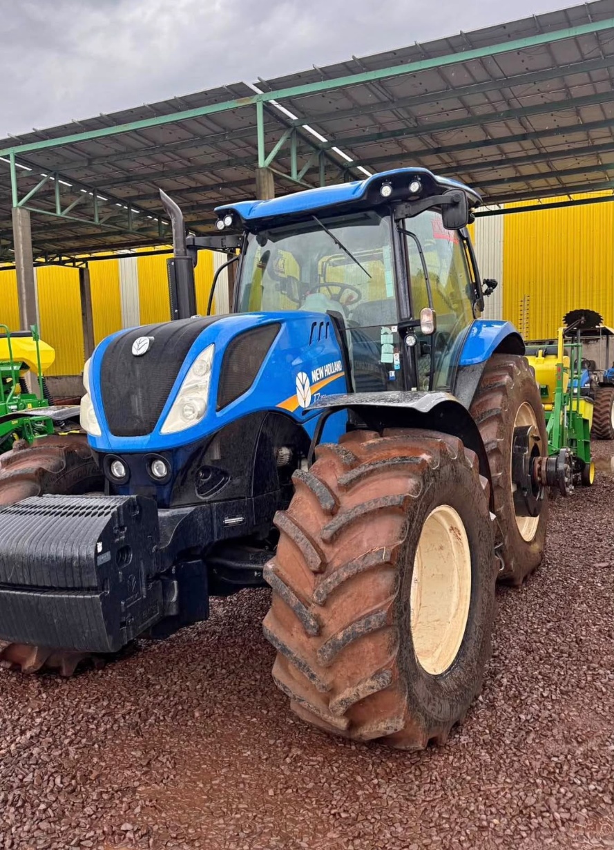 Trator New Holland T7 260 ano 2020