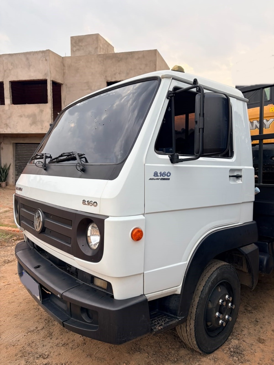 Caminhão Volkswagen Delivery 8160 ano 2014