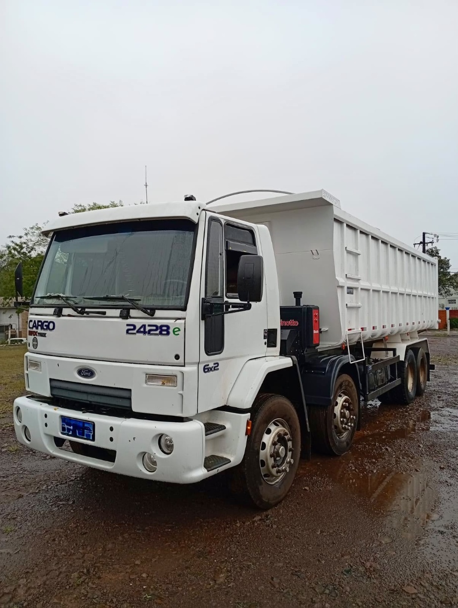 Caminhão Ford CARGO 2428 ano 2009