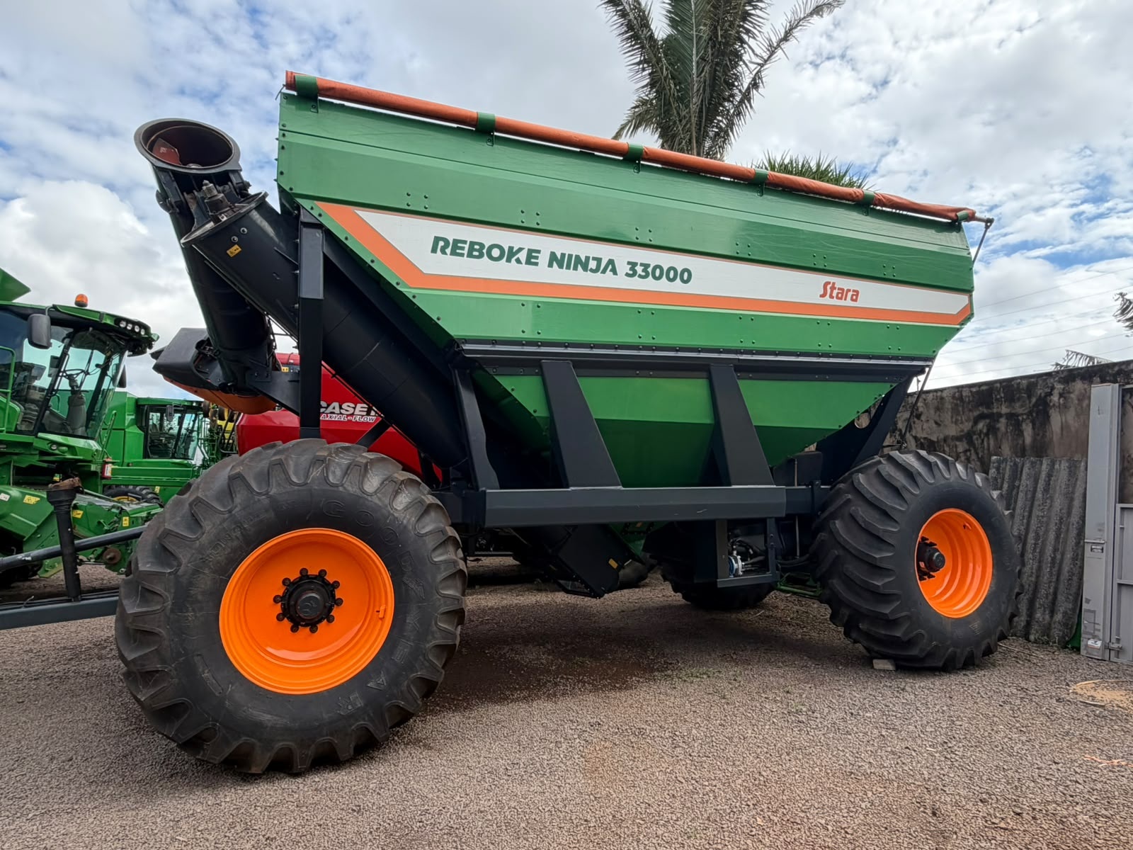 Carreta Graneleira Stara Ninja 33000 ano 2023