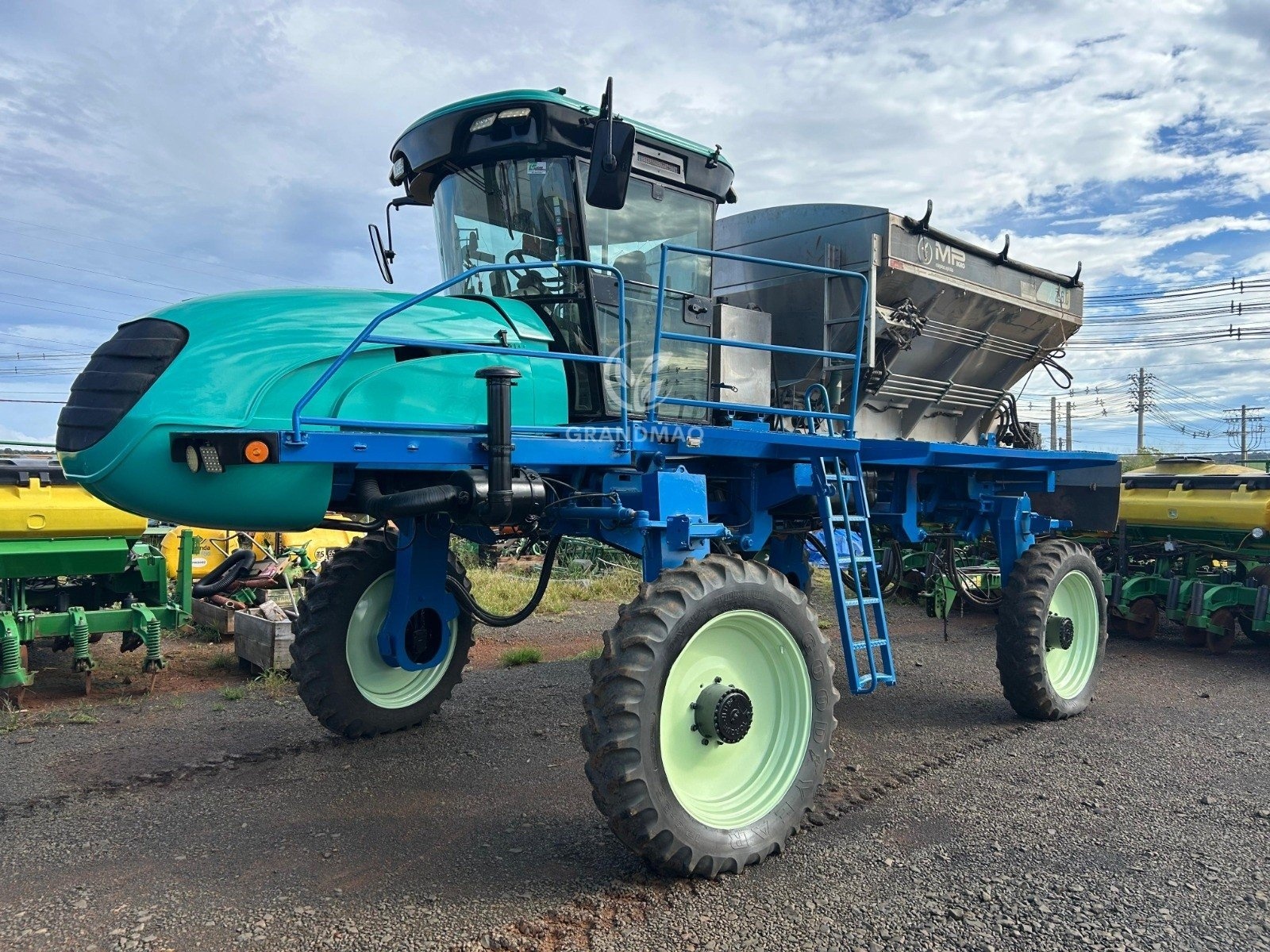 Distribuidor Autopropelido Montana PARRUDA ano 2014