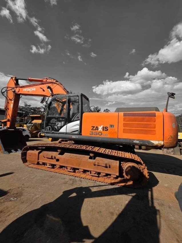 Escavadeira Hitachi ZX350 ano 2016