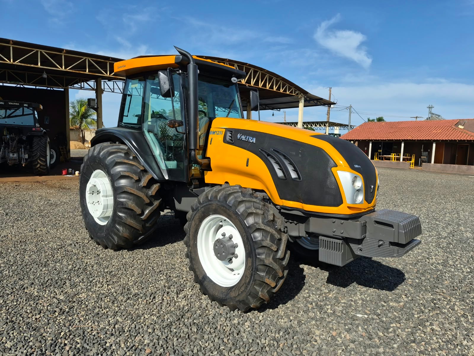 Trator Valtra BM125i ano 2017