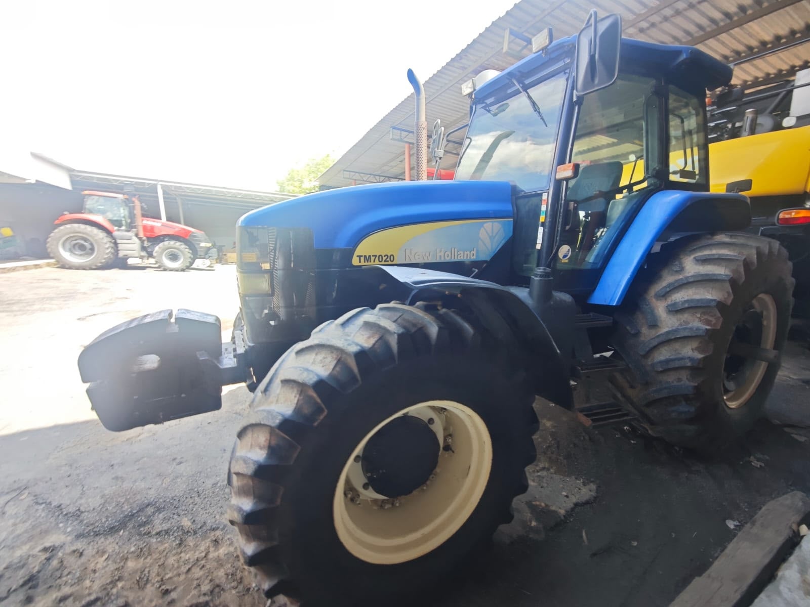 Trator New Holland TM 7020