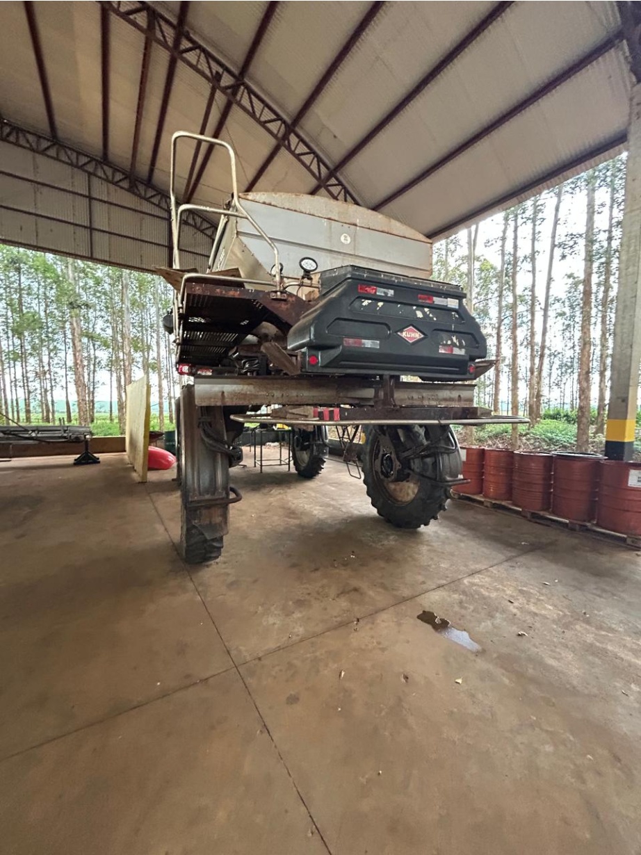 Distribuidor Autopropelido Kuhn Accura ST 7000 ano 2019