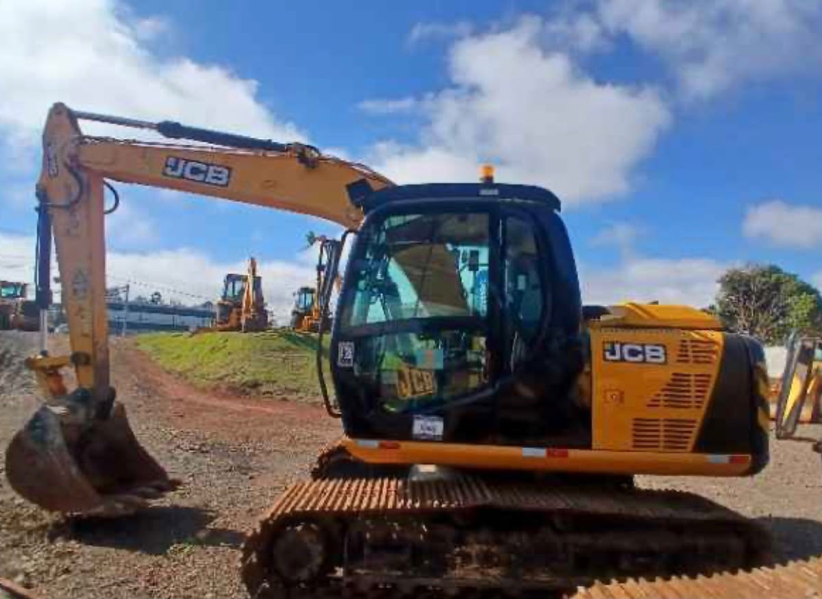 Escavadeira JCB JS130LC ano 2022