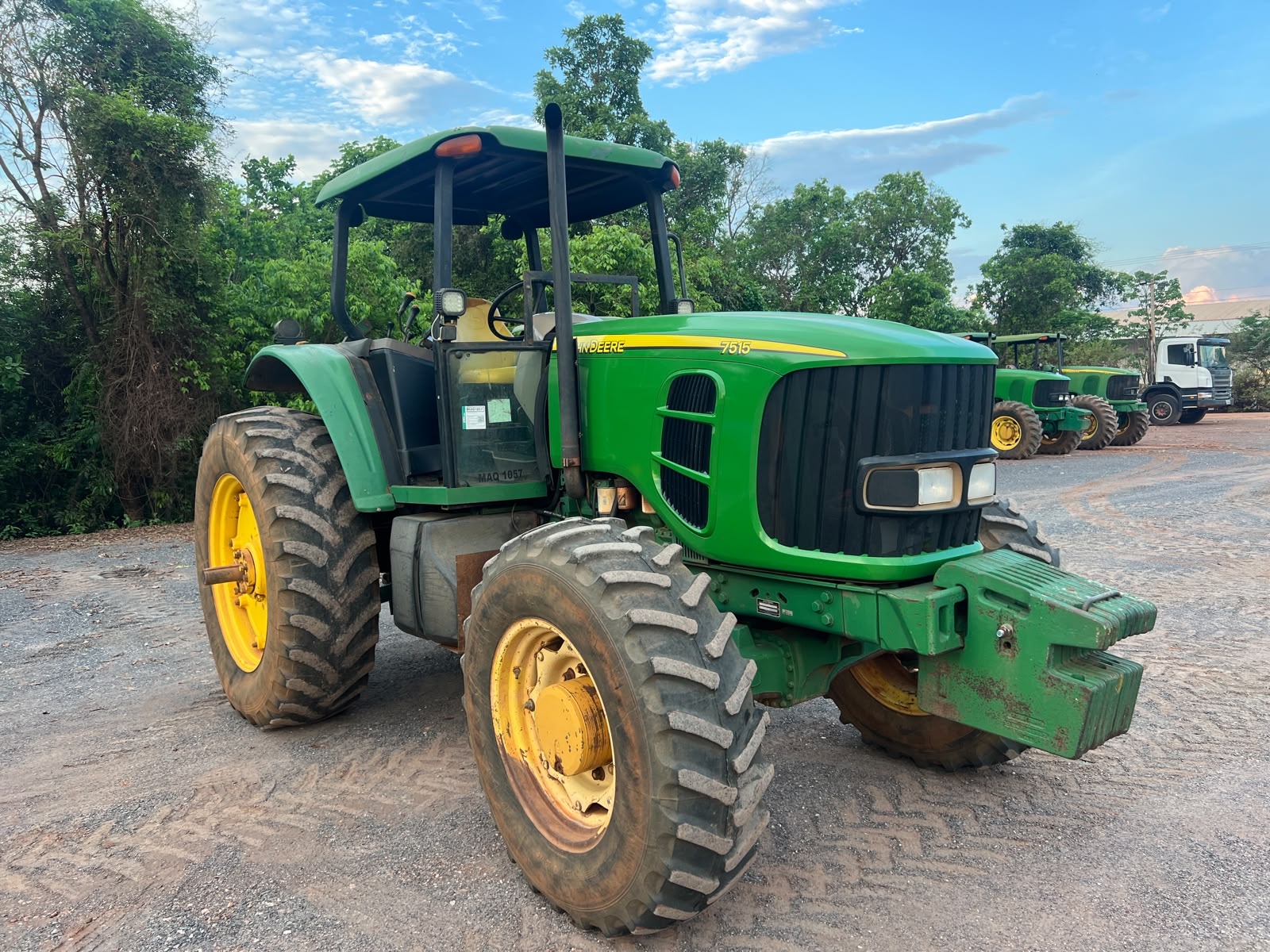 Trator John Deere 7515 ano 2009
