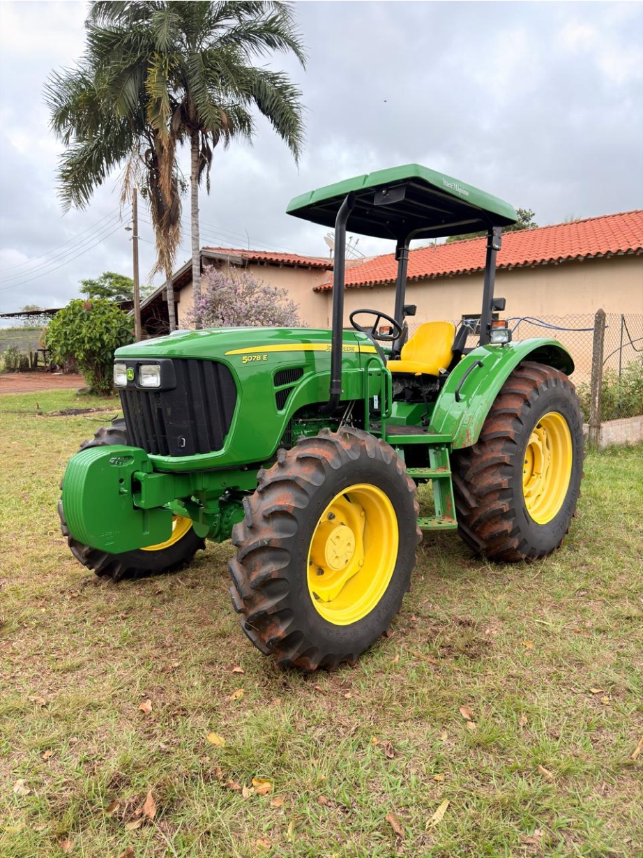 Trator John Deere 5078 E ano 2016