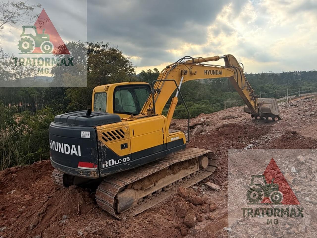 Escavadeira Hyundai R 140LC-9S ano 2014