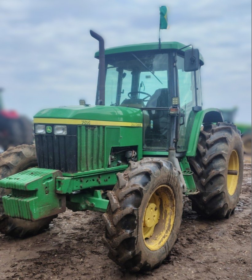 Trator John Deere 7505 ano 2002