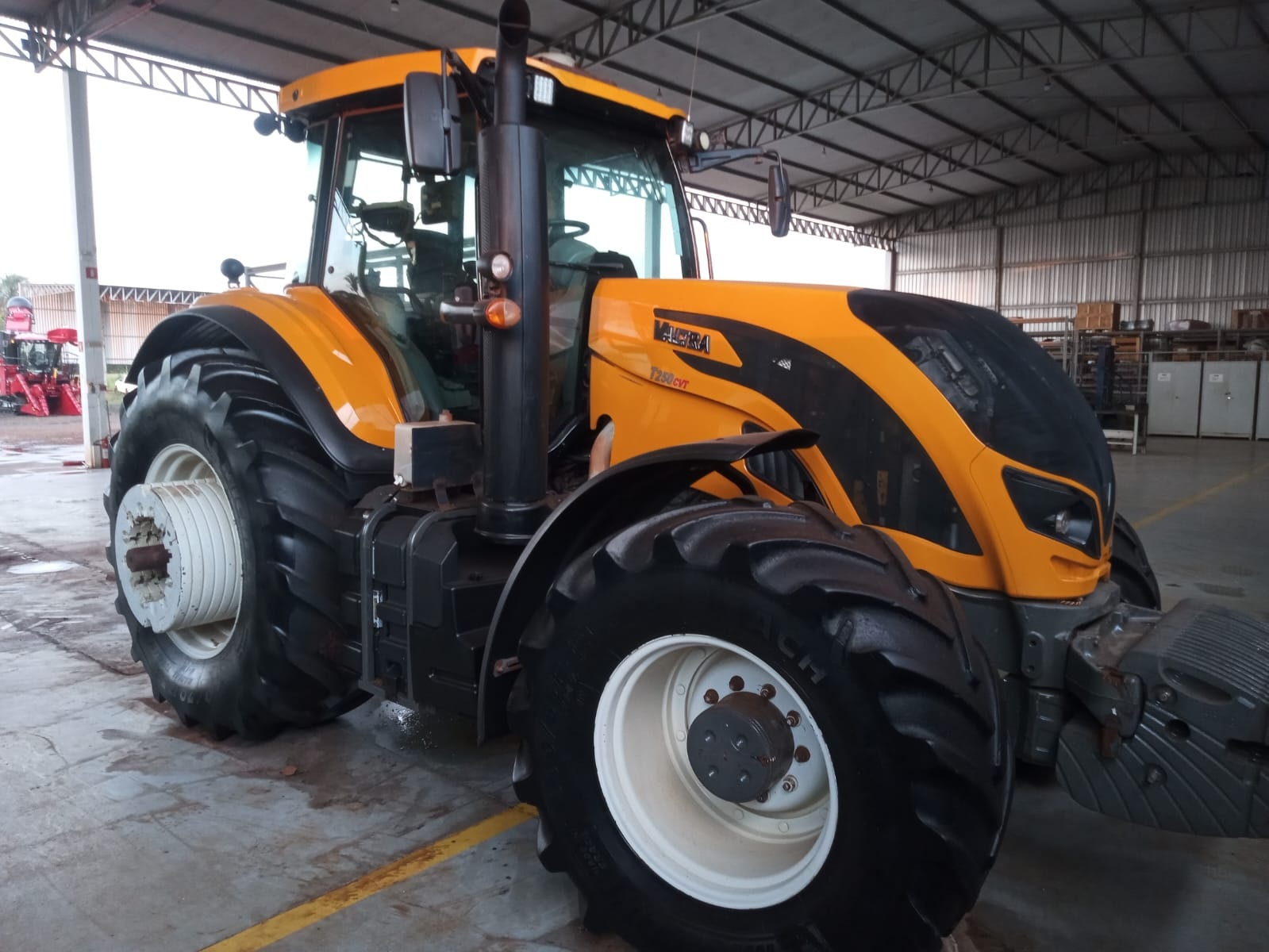 Trator Valtra T250 CVT ano 2021