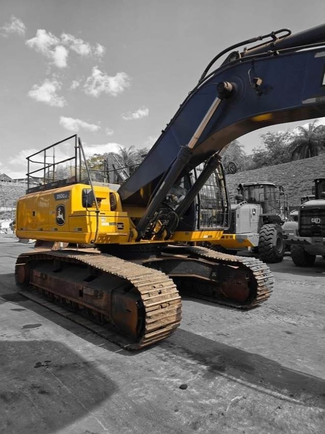 Escavadeira John Deere 350G LC ano 2022