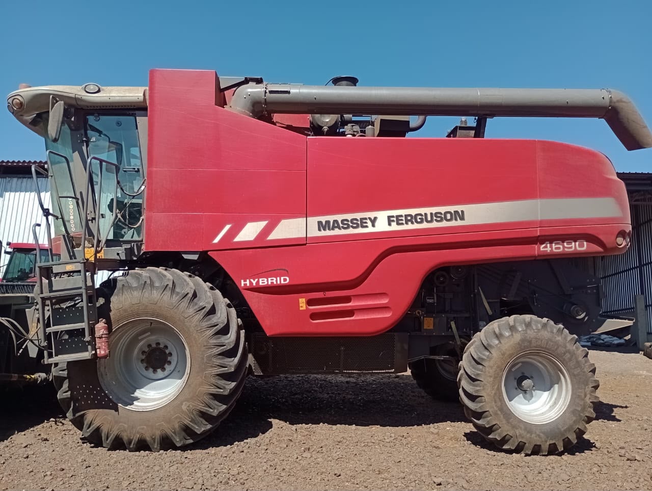 Colheitadeira Massey Ferguson MF 4690 ano 2018