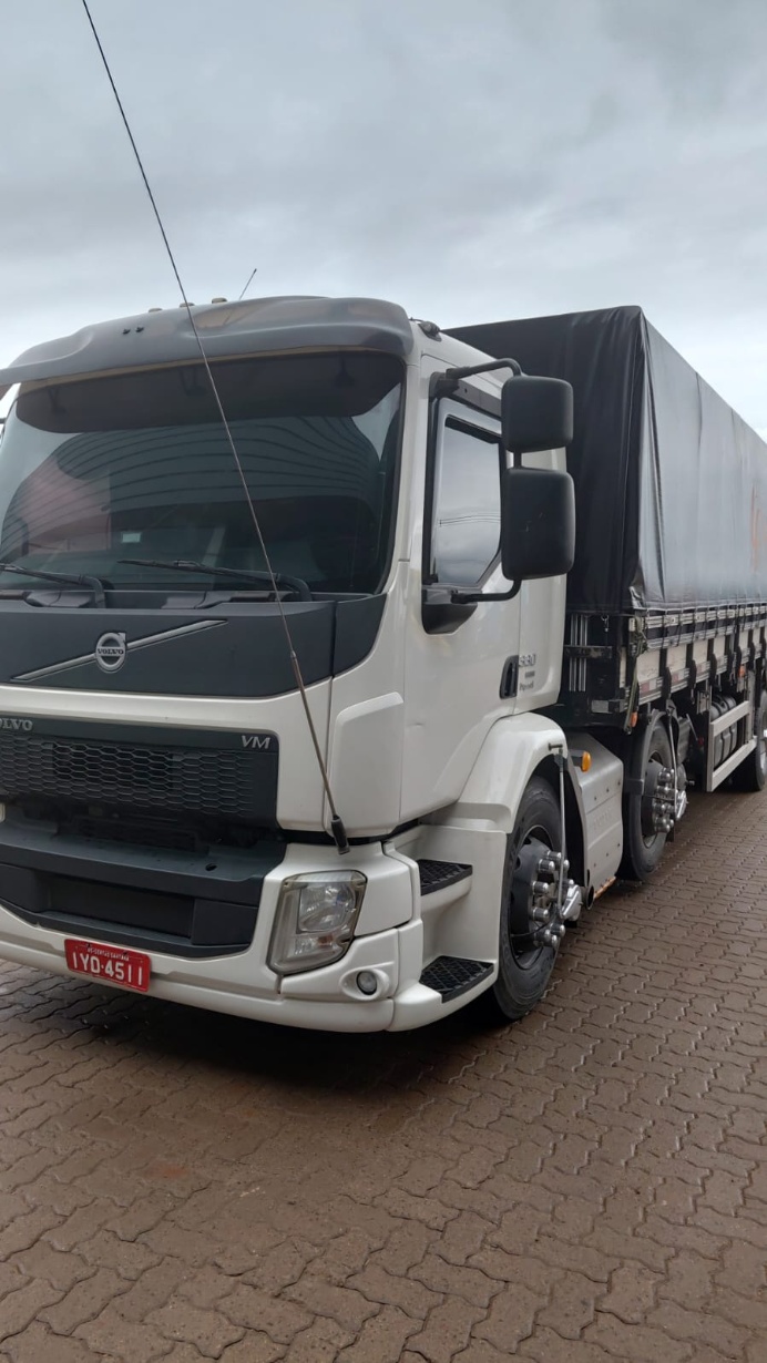 Caminhão Volvo VM 330 ano 2018