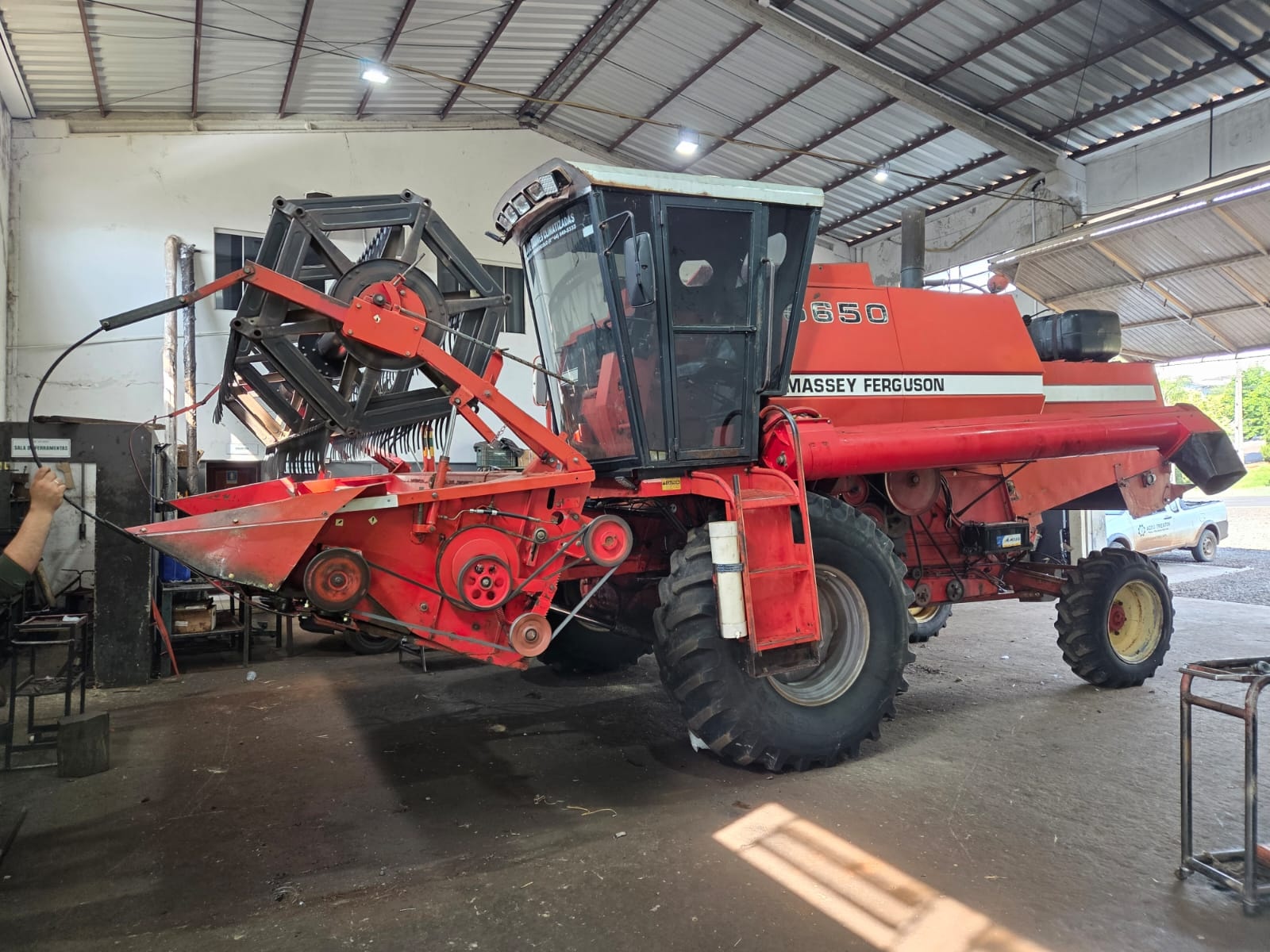 Colheitadeira Massey Ferguson MF 5650 ano 1986