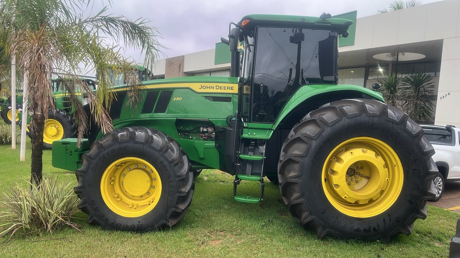 Trator John Deere 7M 230 ano 2025
