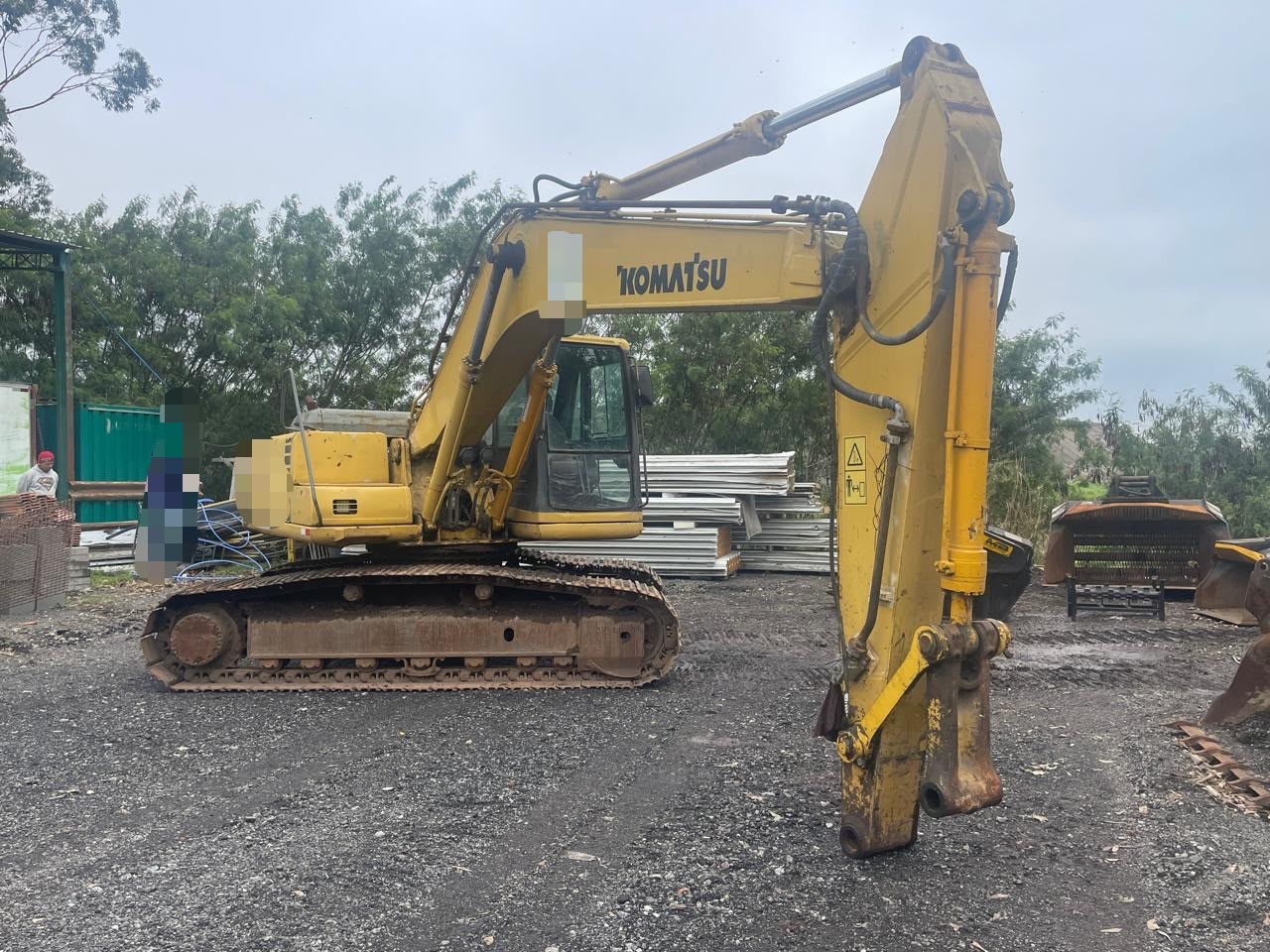 Escavadeira Komatsu PC200