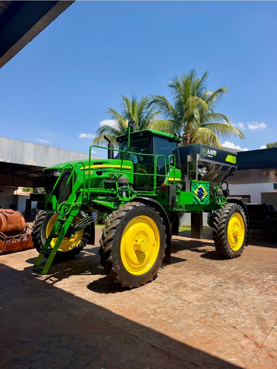 Pulverizador Autopropelido John Deere 4730 ano 2011