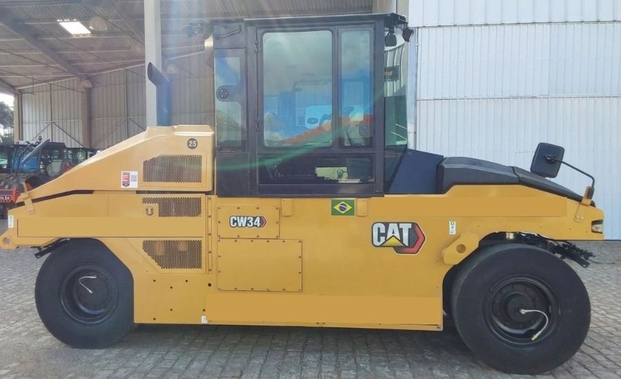 Rolo Compactador Caterpillar CW34 ano 2020