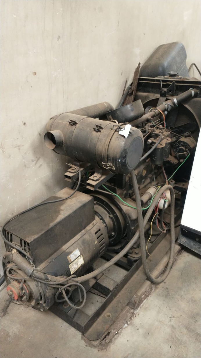 Gerador de Energia Genérica 25  kVA ano 2001