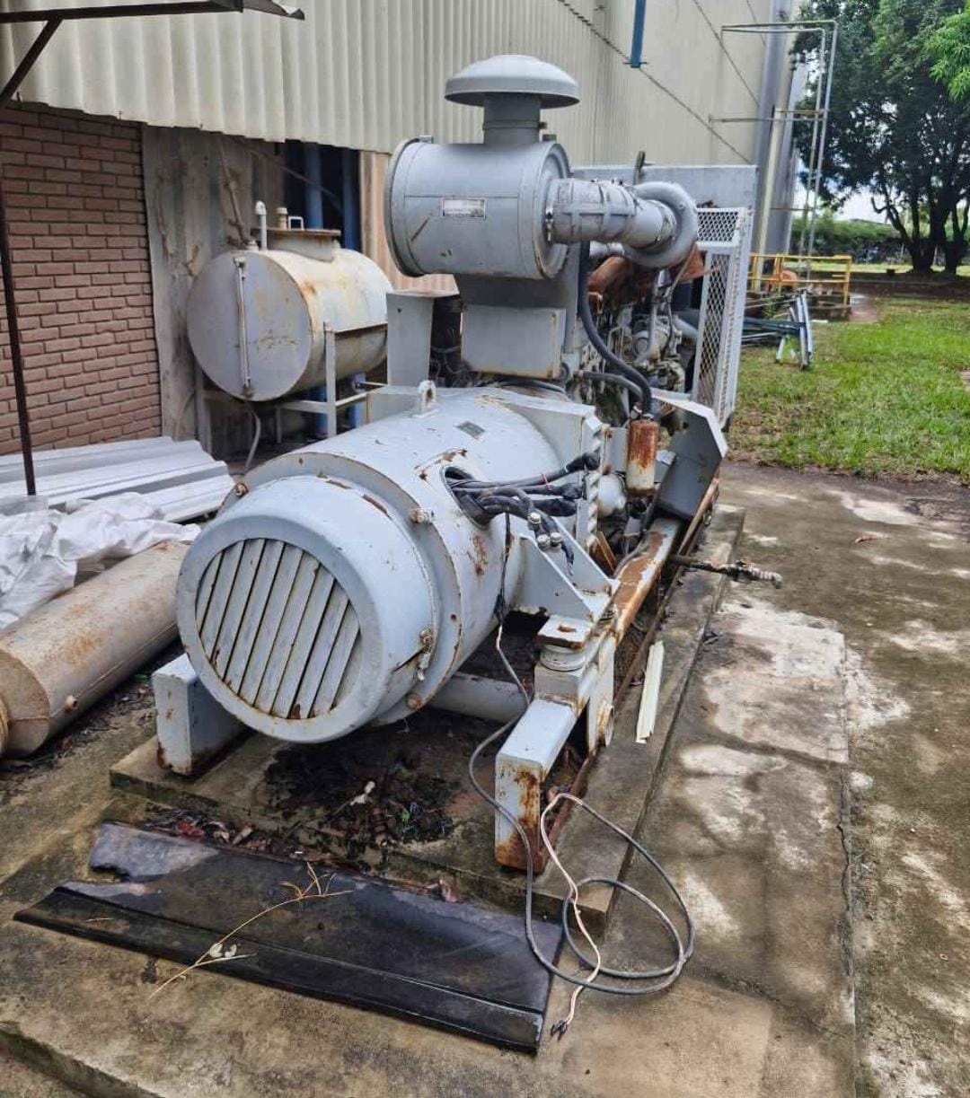 Gerador de Energia Genérica 275  kVA