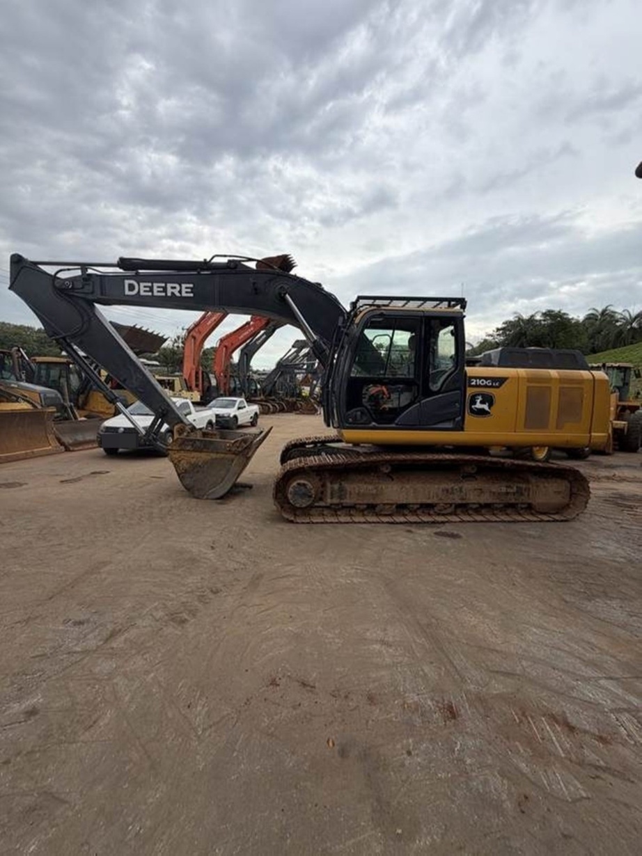 Mini Escavadeira John Deere 210 GLC ano 2022