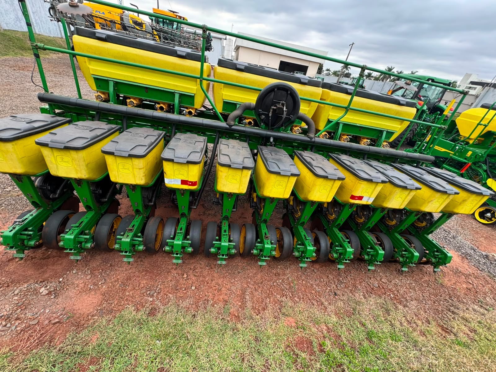 Plantadeira John Deere 1111 ano 2014
