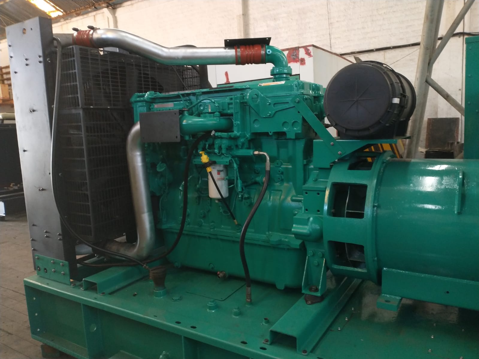 Gerador de Energia Cummins 625 kVA