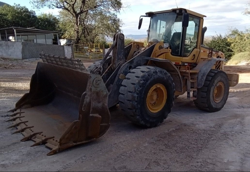 Pá Carregadeira Volvo L120F ano 2019
