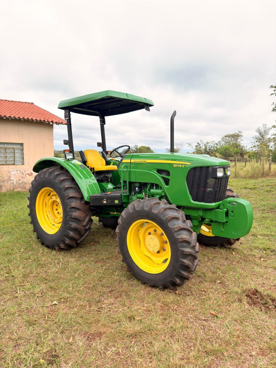 Trator John Deere 5078 E ano 2016