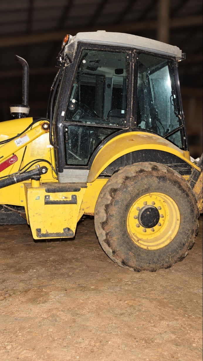 Retroescavadeira New Holland B95B 4x4 ano 2016