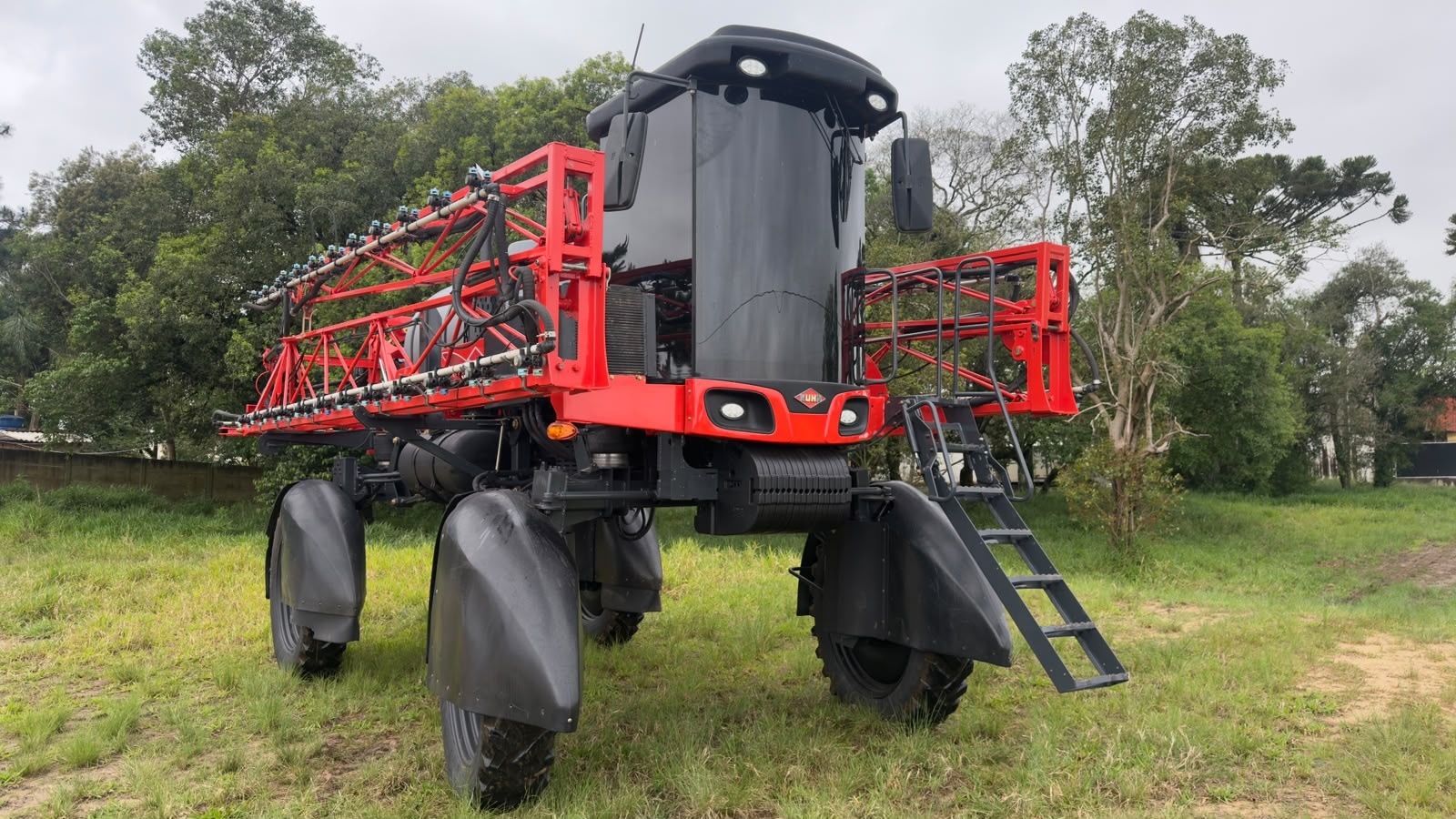 Pulverizador Autopropelido Kuhn Boxer 2000 ano 2017