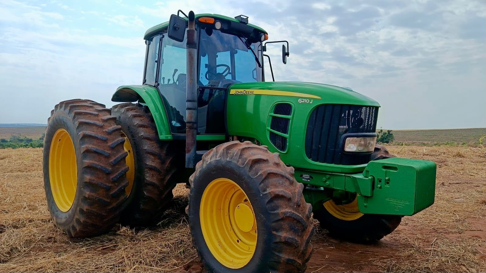 Trator John Deere 6210 J ano 2018