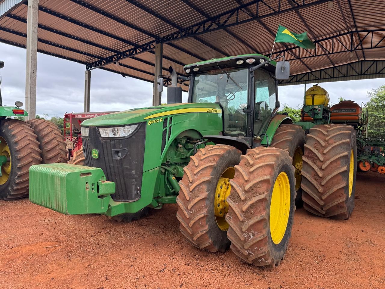 Trator John Deere 8400R ano 2021