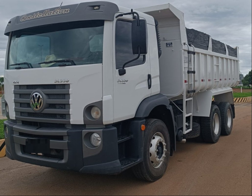 Caminhão Volkswagen 31-330 E Constellation 6x4 2p (Diesel)(E5) ano 2015