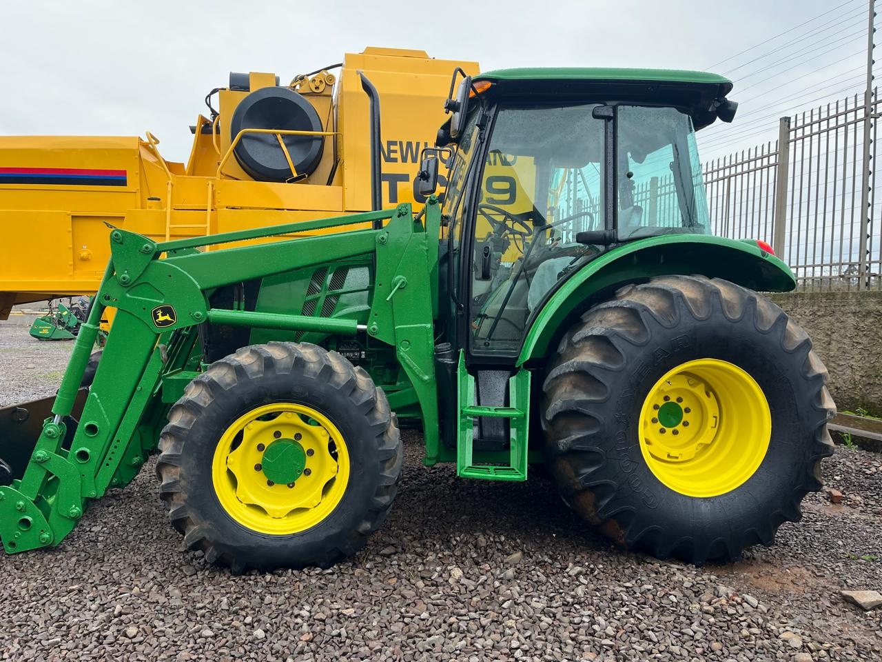 Trator John Deere 5078 E ano 2019