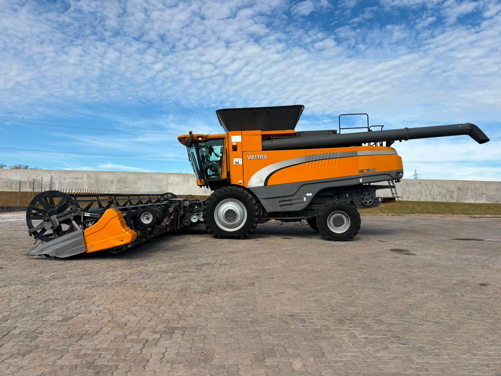Colheitadeira Valtra BC 7800 ano 2016