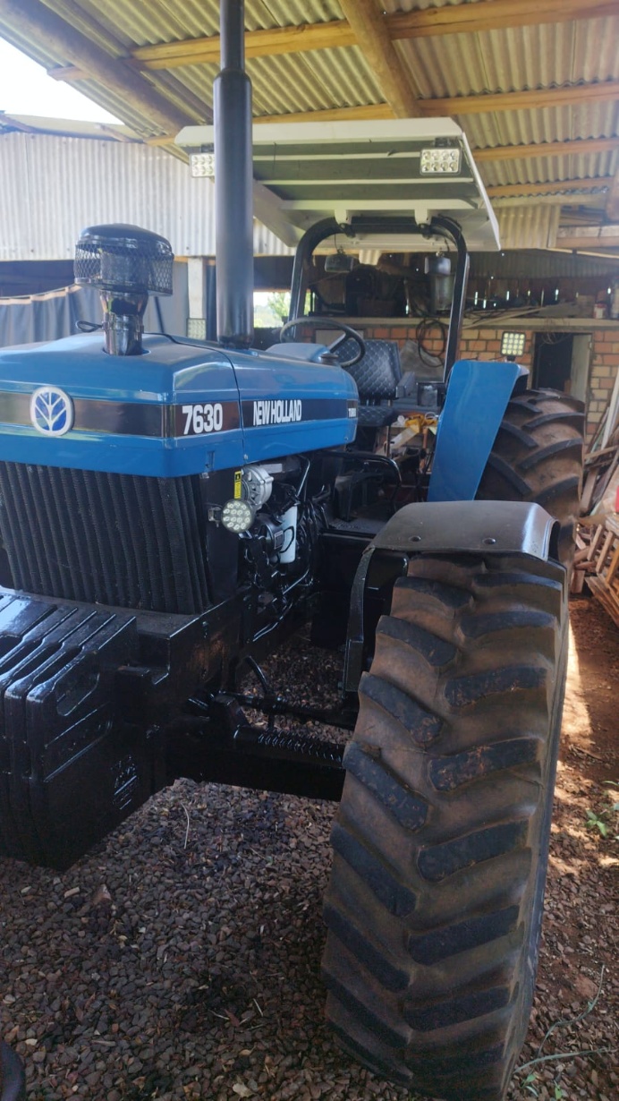 Trator New Holland 7630 ano 2003