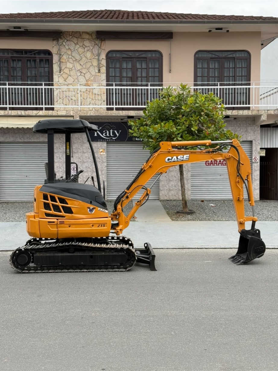 Mini Escavadeira Case CX27B ano 2014