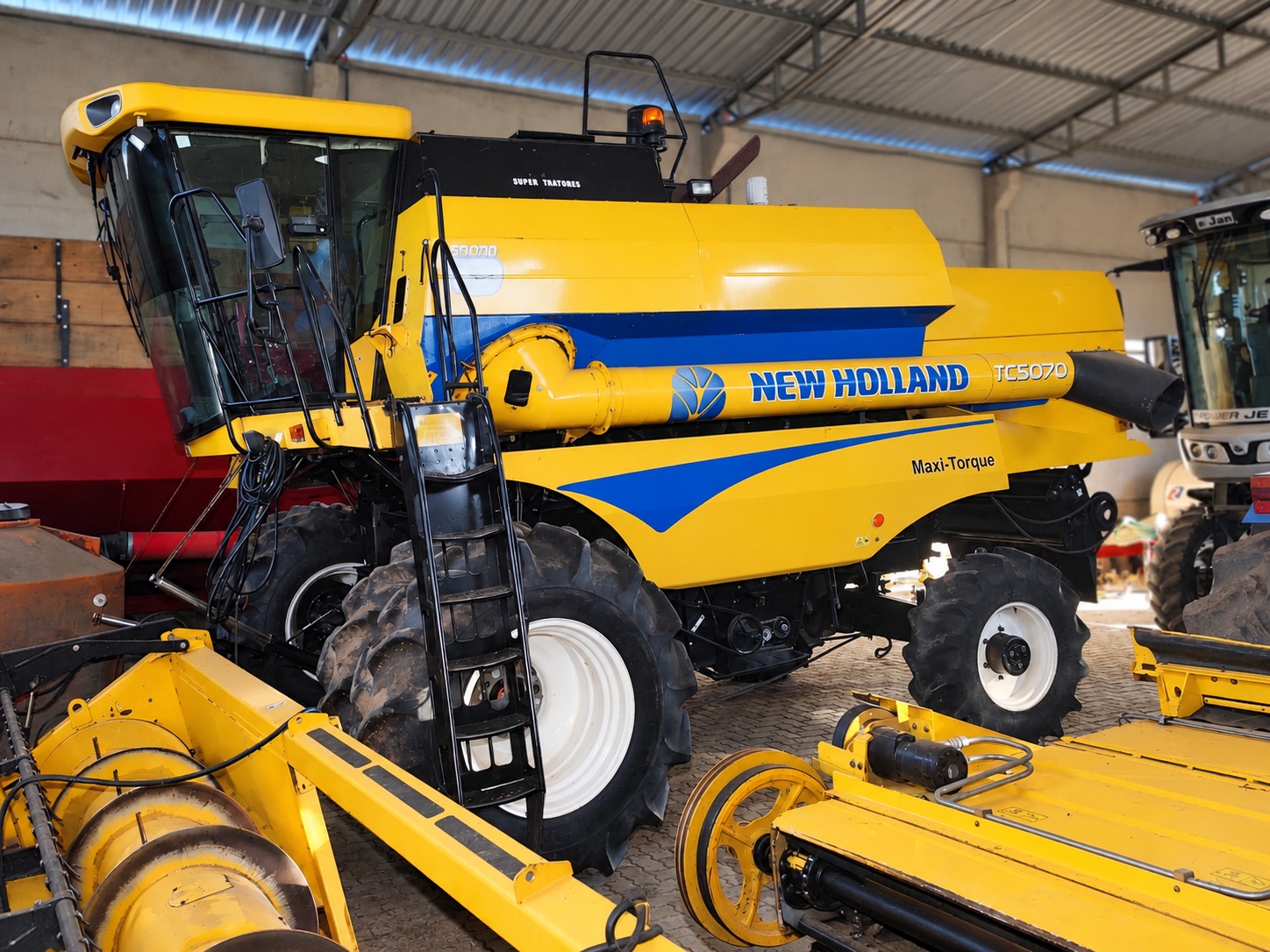 Colheitadeira New Holland TC 5070 ano 2016
