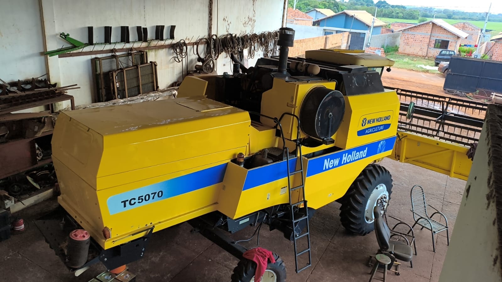 Colheitadeira New Holland TC 5070 ano 2010