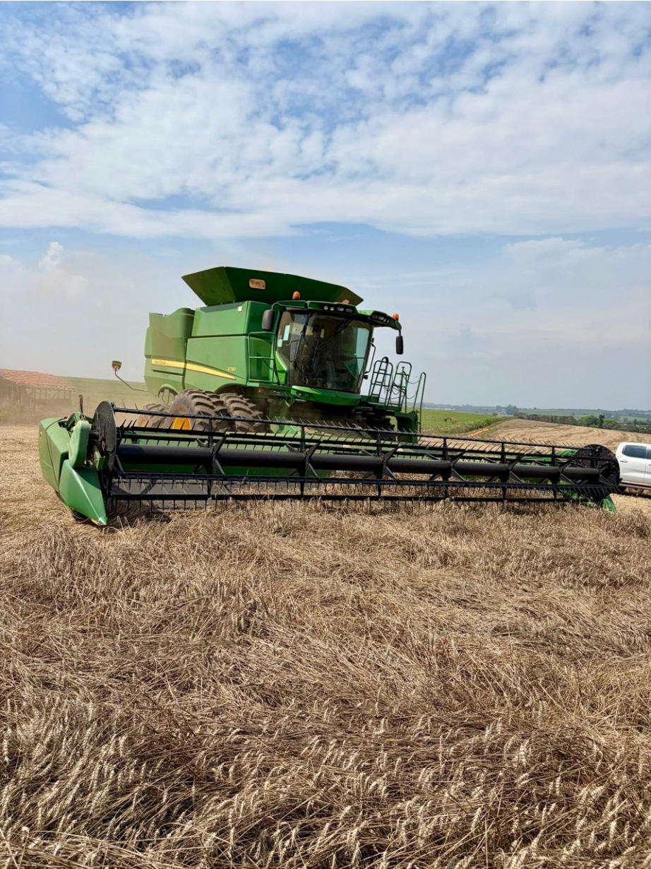 Colheitadeira John Deere S680 ano 2016