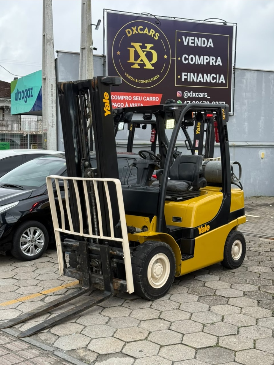 Empilhadeira Yale GLP050VX