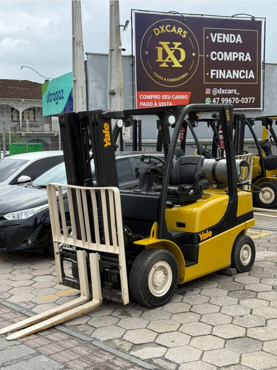 Empilhadeira Yale GLP050VX ano 2013